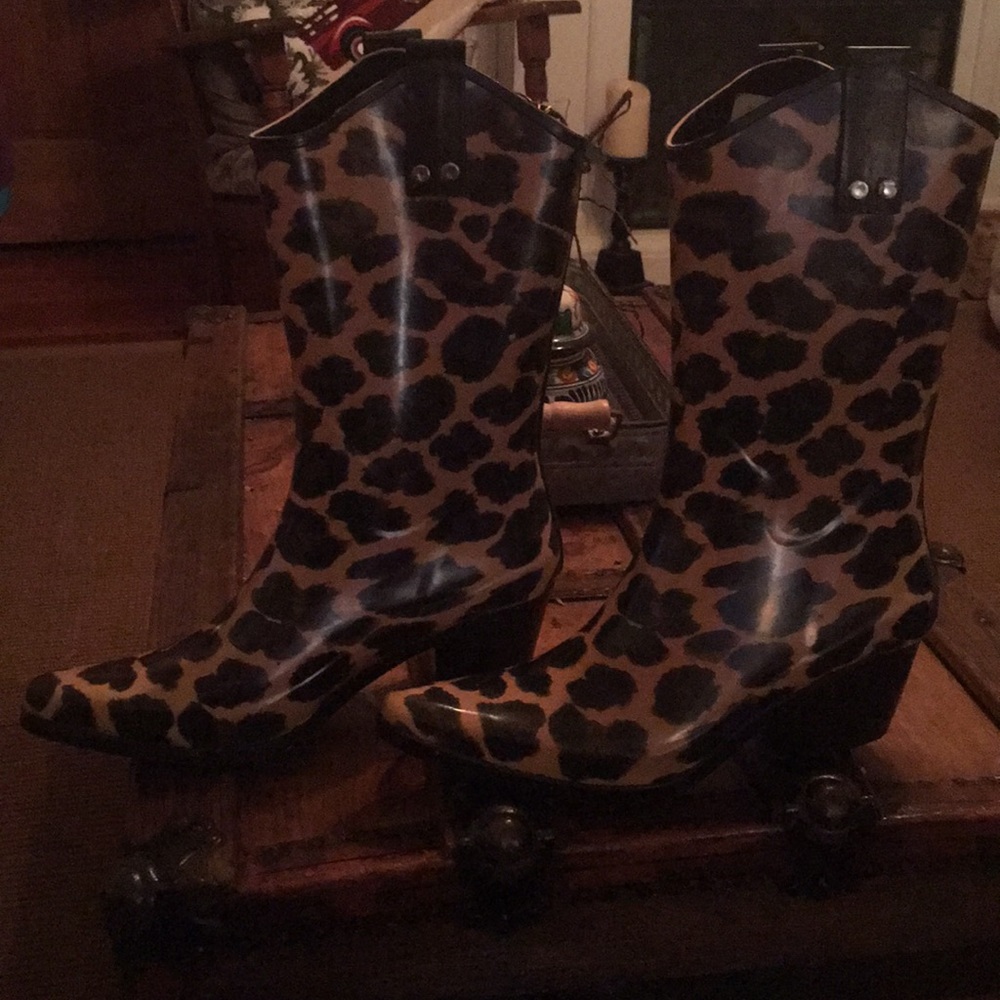 Bops by beehive rain boot